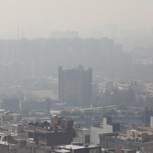 ran'da hava kirlilii alarm: Uzaktan eitime geildi