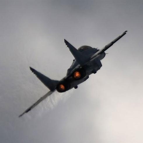 9 adet SU-57 havalimanna geliyor