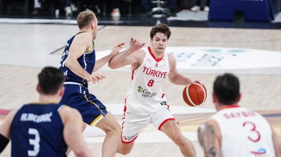 12 Dev Adam'dan müthiş başlangıç!