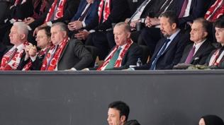 Cumhurbaşkanı Erdoğan, A Milli Erkek Basketbol Takımı ile Bosna Hersek karşılaşmasını izledi