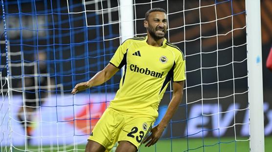 Fenerbahçe'de Cenk Tosun ameliyat edildi