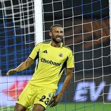Fenerbahe'de Cenk Tosun ameliyat edildi