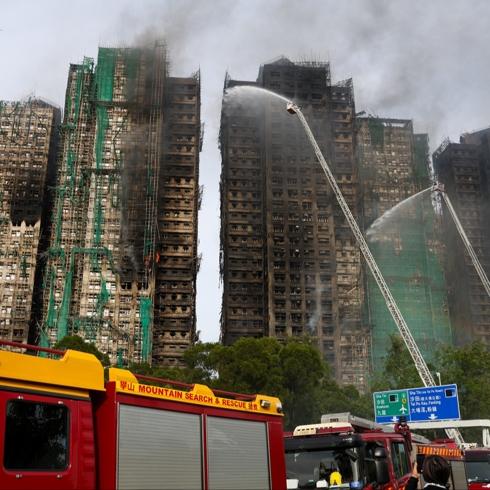Hong Kong'da yangn facias: Yzlerce kiinin akbeti bilinmiyor