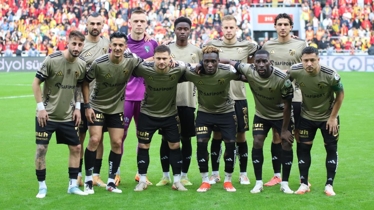 Kocaelispor'da futbolculara 100 milyon TL deme yapld!