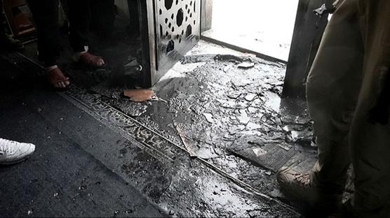 Siyonist srailliler Bat eria'da bir camiyi kundaklad