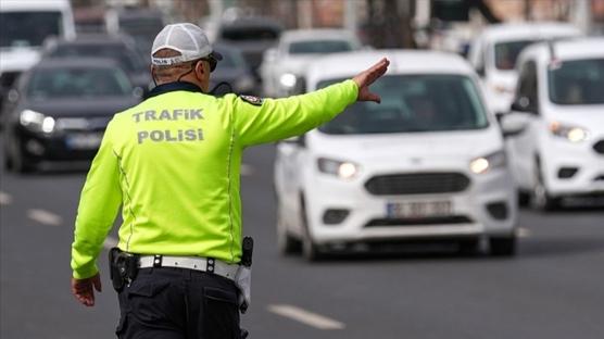 Trafikte boruluekili kavga! Srcler gzaltnda