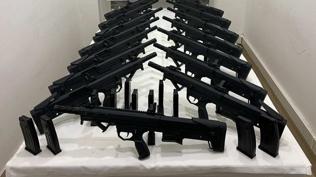 Antalya'da iki ilede silah kaakl baskn: pheliler cephanelikle yakaland