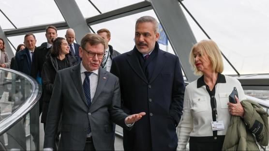Bakan Fidan, Almanya Federal meclis binasn ziyaret etti