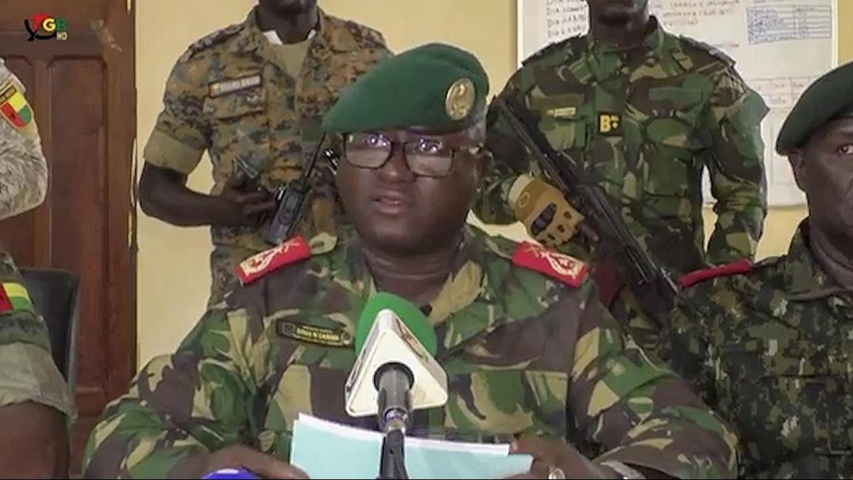 Gine'de darbenin ardndan atama kartlar datld: Yeni babakana bir grev daha