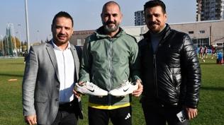 Gökhan Ünal'a sürpriz