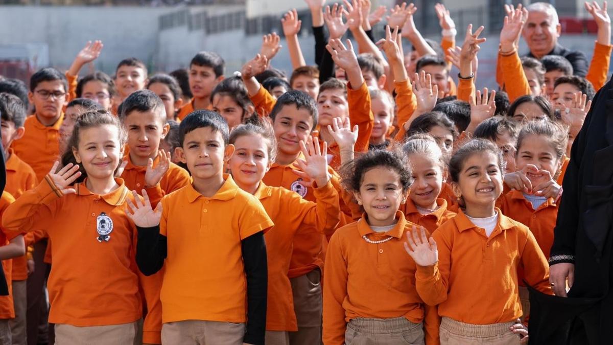 Okullarda ara tatil kalkyor mu? Milyonlarca renciyi ilgilendiren aklama