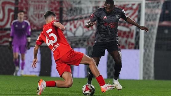 Pendikspor, Manisa FK'y 2 golle geti