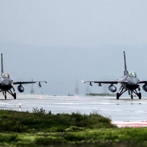 6 adet F-16 yola kt