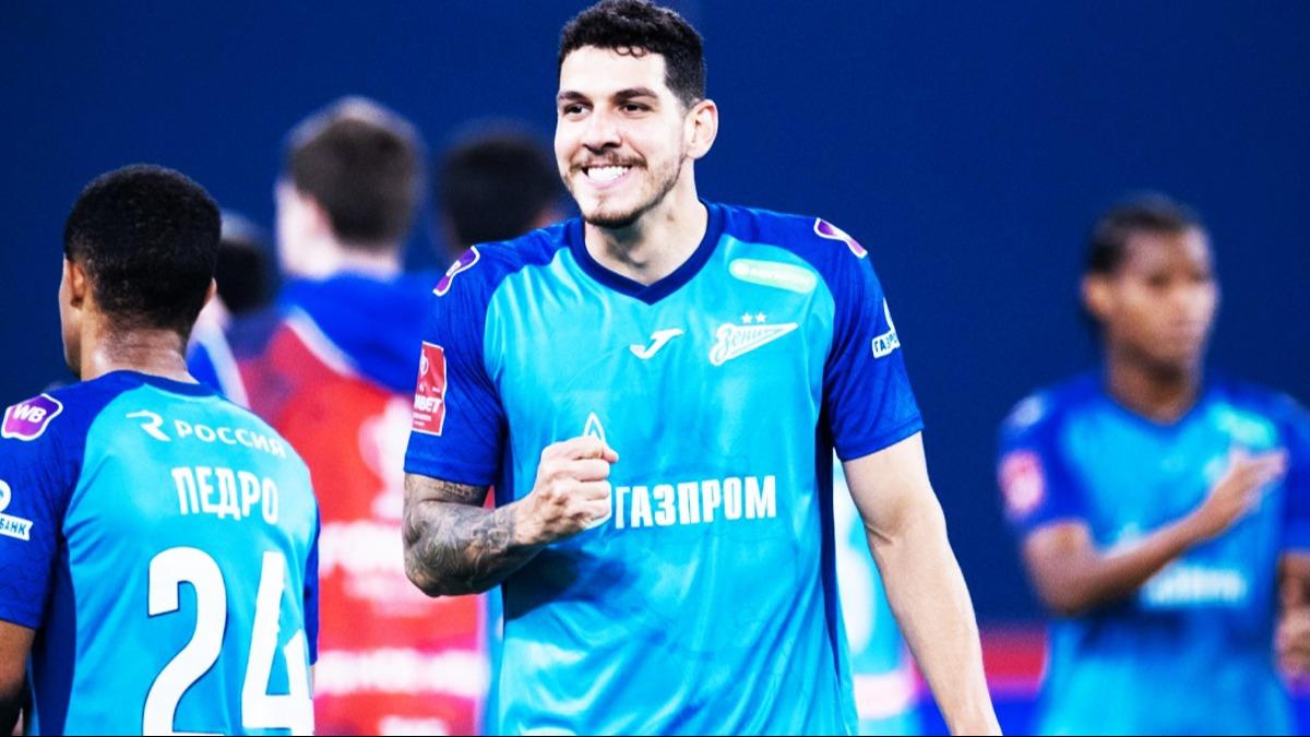 G.Saray stoper hedefini belirledi