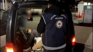 Göçmen kaçakçıları yakayı ele verdi