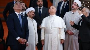 Papa'dan Sultanahmet Camii'ne ziyaret
