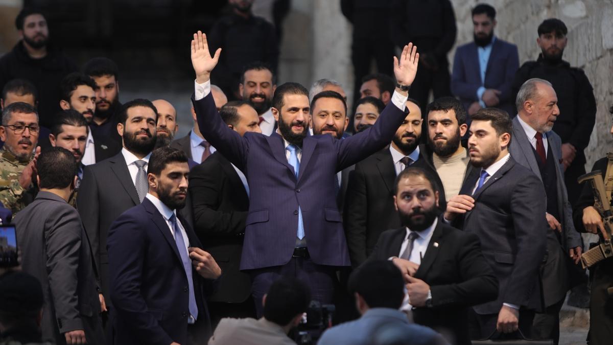 Şara mesajı Halep'ten verdi: Tüm Suriye yeniden doğdu