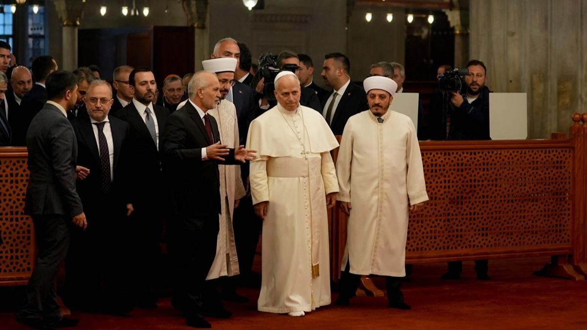 Papa Trkiye temaslarna devam ediyor: Sultanahmet'i ziyaret etti