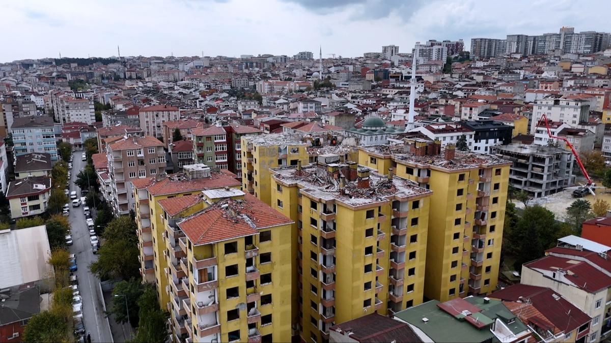 8 bloklu site ''Yars Bizden'' ile yeniden ina edilecek! Bakan Kurum: Artk korkuyla uyumayacaklar