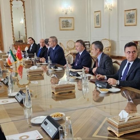 Ankara-Tahran gndemi youn! Bakan Fidan ve mevkida Araki ile ran'da kritik zirve