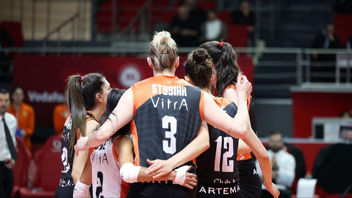 Eczacba Dynavit, set vermeden kazand