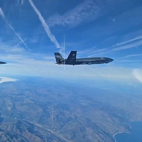 F-16'larla uan KIZILELMA'dan tarihi baar! Dnyada bunu yapan ilk lke Trkiye oldu