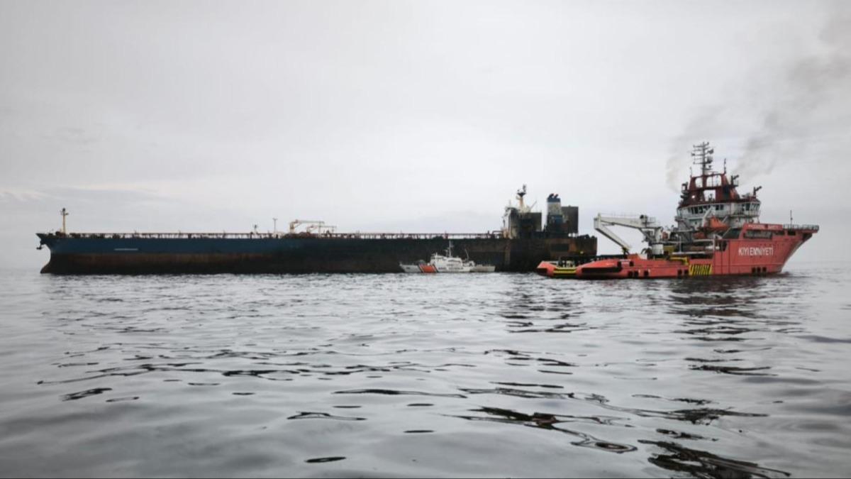 Rusya aklarnda alev alan gemi sndrld