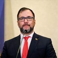 Venezuela'dan Trump'a 'hava sahası' tepkisi: Sömürgeci bir tehdit