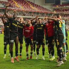 Dışarıda 11 attı, 6 yedi! Göztepe deplasmanda kazanmaya devam ediyor