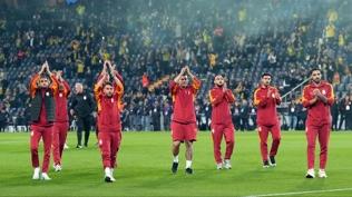 Galatasaray taraftarı, Kadıköy'de takımlarını yalnız bırakmadı