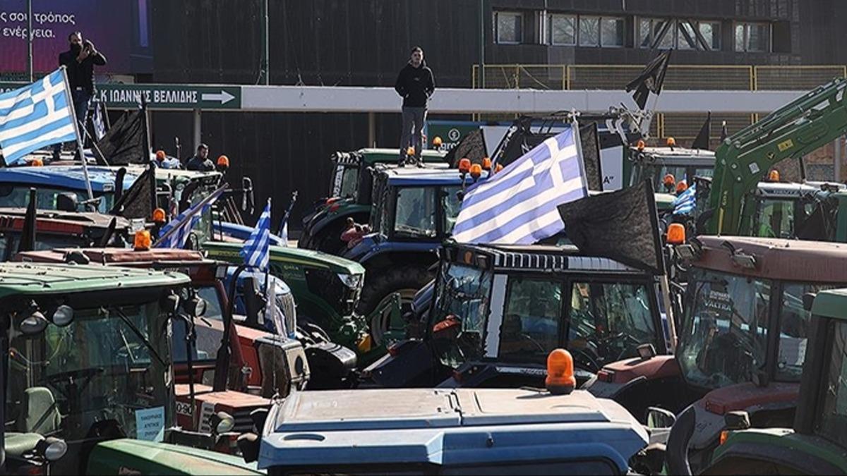 Komu kart! Atina-Selanik yolunu trafie kapattlar