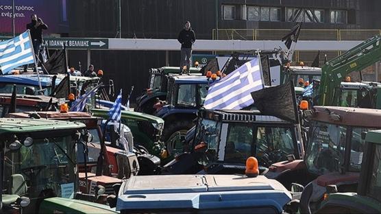 Komu kart! Atina-Selanik yolunu trafie kapattlar