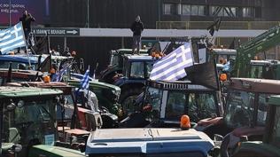 Komşu karıştı! Atina-Selanik yolunu trafiğe kapattılar