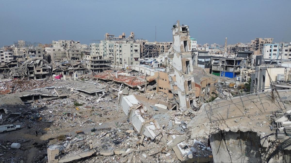 Soykrmc srail'den atekes ihlali! Topu ve helikopter ateiyle Gazze'yi vurdular