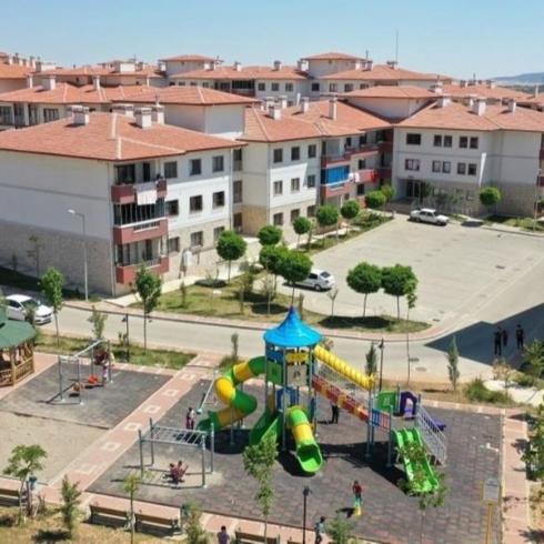 AK Partili belediyeden konut mjdesi: Aile Yl'na zel ekilisiz kurasz!