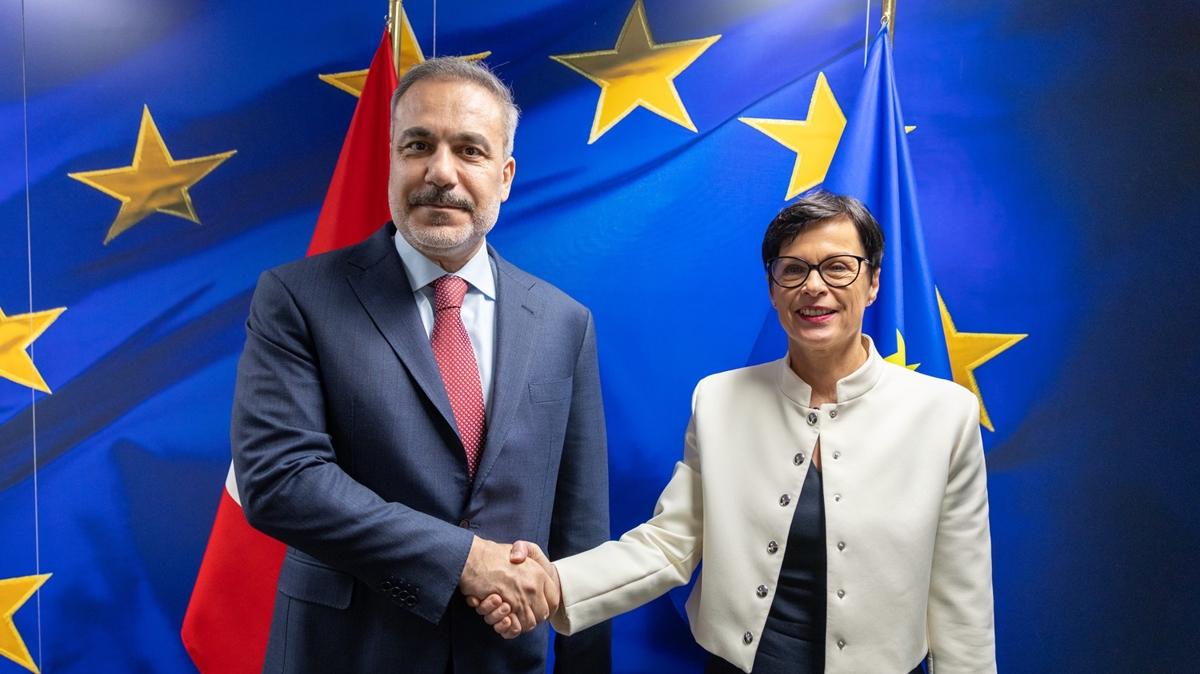 Bakan Fidan, AB Komiseri Marta Kos ile bir araya geldi