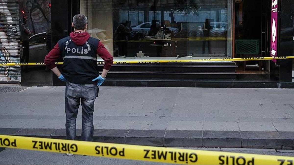 Bykekmece'de aklalmaz soygun! 25 kilo altn ve 50 kilo gm alp ngiltere'ye kat