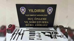 Kaçak silah atölyesine baskın: Adresten cephanelik çıktı