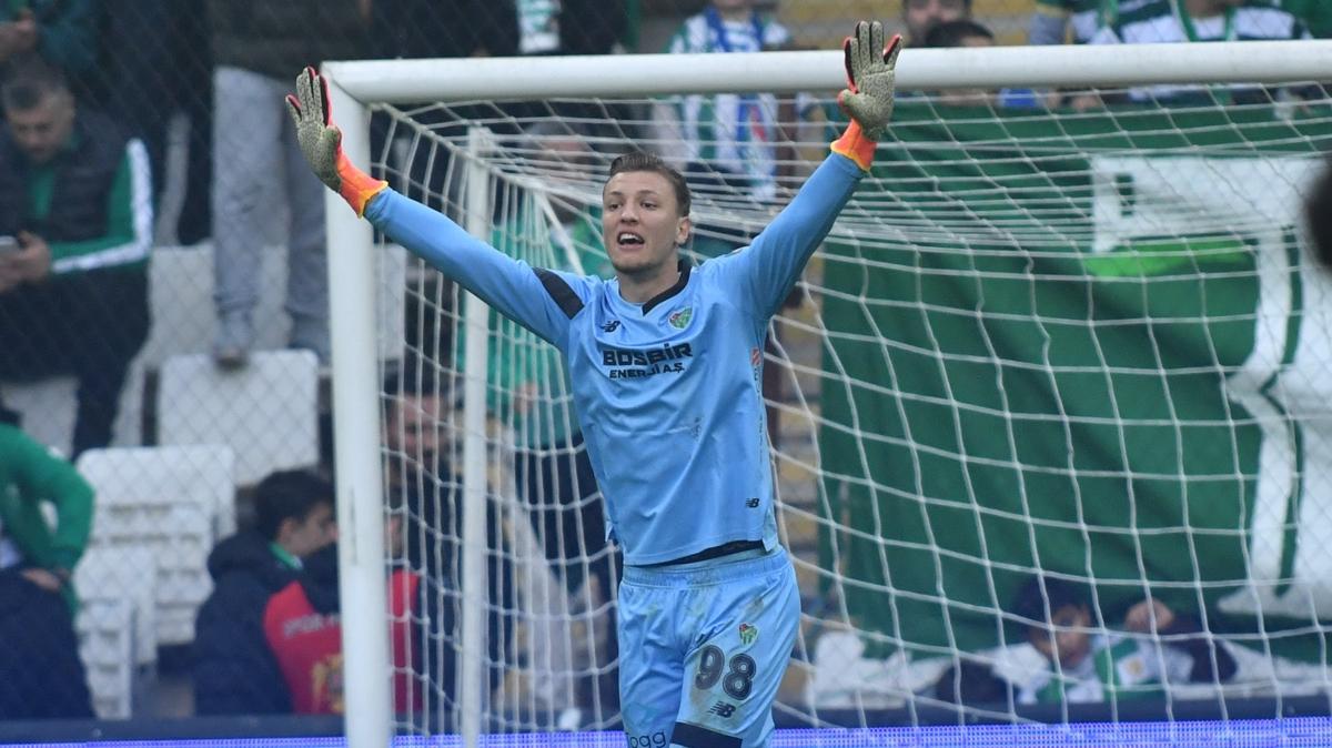 Kerem Matl Bursaspor kalesinde gven veriyor