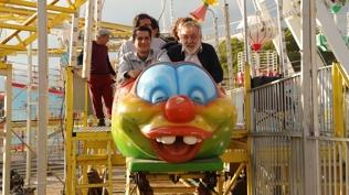 Oyuncular ocukluuna dnd! Setten renkli lunapark kareleri