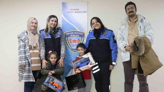 Kaybolan oyuncann bulunmasn istemiti: Polisten kk ocua yrek stan jest