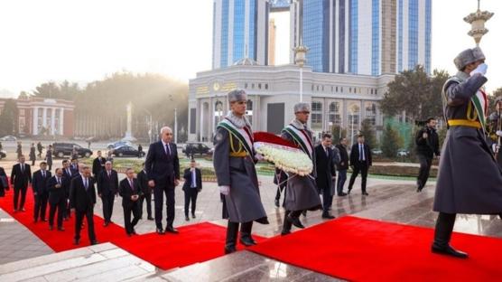 TBMM Başkanı Kurtulmuş'a Duşanbe'de sıcak karşılama: Resmi temaslar başladı