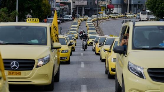 Yunanistan'da taksiciler kontak kapatt