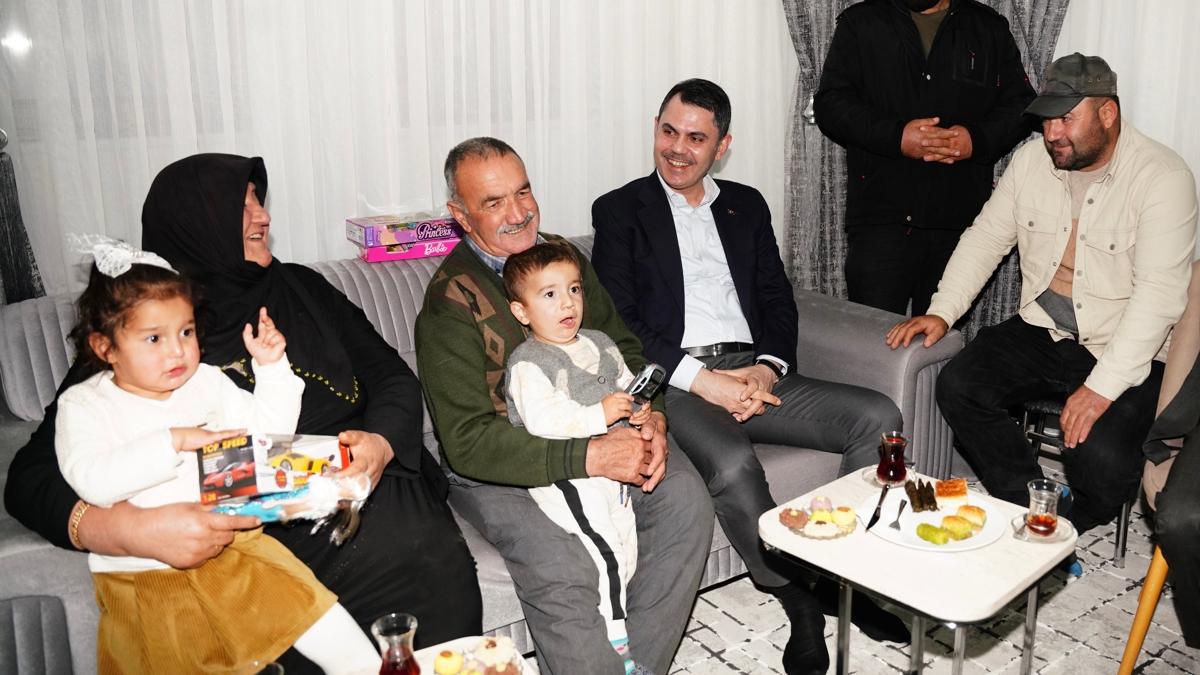 Depremdeki gzyalar yeni evlerinde mutlulua dnt