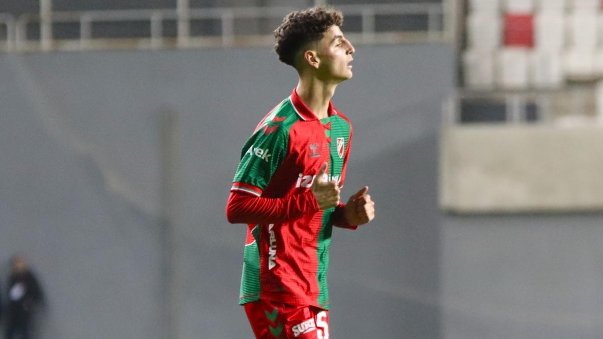 Karyaka'da Adem Yeilyurt frtnas