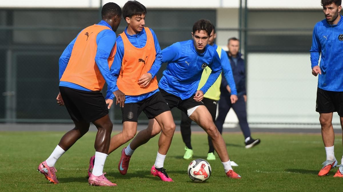 Manisa FK, Vanspor FK mana hazrlanyor