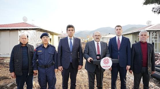 Sndrg'da depremin yaralar sarlyor... Balkesir Valisi Ustaolu: Akta vatandamz yok