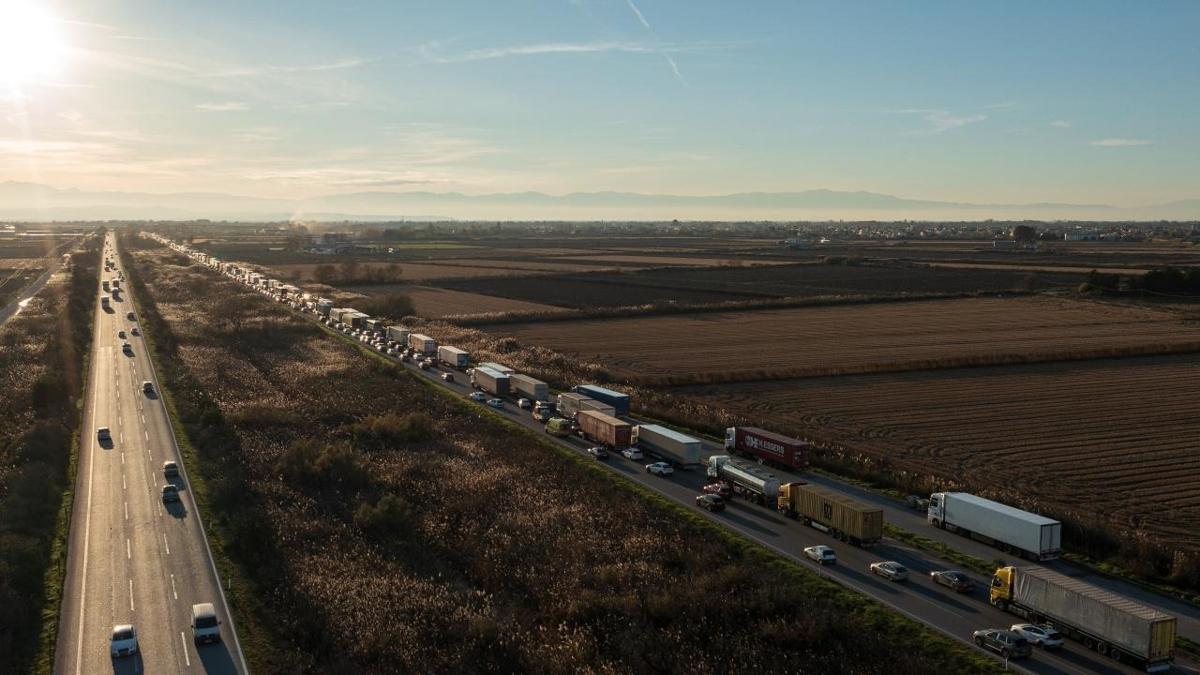 Yunanistan'da çiftçilerden dev protesto: Yük taşımacılığı etkilendi