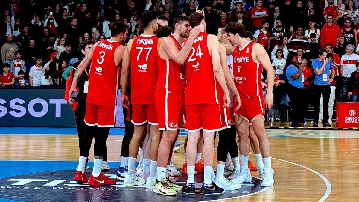 12 Dev Adam, FIBA dnya sralamasnda 1 basamak ykseldi