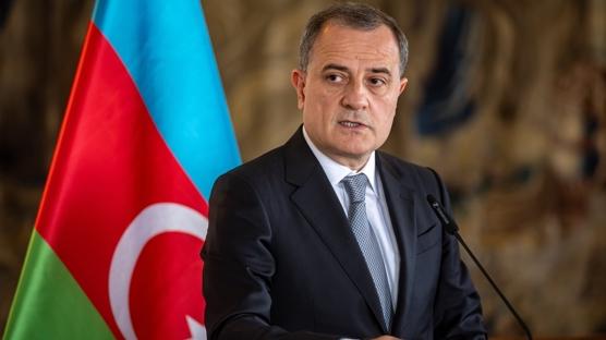 Azerbaycan'dan Ermenistan'a uyar